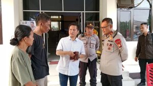 Mengembalikan dompet kepada pemiliknya, Tukang servis ac dapat aperasiai dari Kapolsek Koja