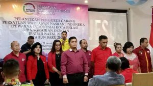 Wakil Ketua PD Jabar Asep Supriana melantik Pengurus Cabang Kota Bekasi Pewarna Indonesia*