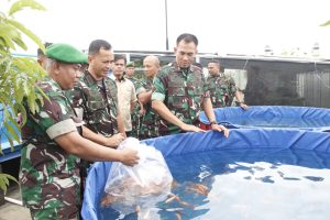 Kunjungi Kodim 0507/Bekasi Danrem 051/Wkt Berikan Apresiasi Lahan Urban Farming