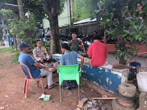 Pasca Pemilu, Babinsa Serda Suhendra Tetap Intensifkan Komsos Kamtibmas