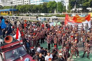 Ribuan Pelajar Dan Mahasiswa Lakukan Aksi Penolakan Hak Angket Di Depan Gedung DPR RI