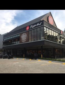 PT. Sarimelati Kencana Menjual Pizza HUT Kadaluwarsa 