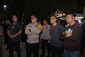Ancol Padat Hingga Malam Hari, Kapolres Jakut Tetap Siaga Layani Pengunjung