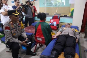 Kawal Buruh di Koja  Kapolres Jakut Ikut Aksi Donor Darah