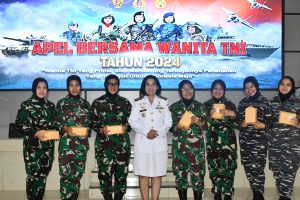 Komandan Lanal Bandung Pimpin Apel Bersama Wanita TNI Tahun 2024 Wilayah Bandung  CAKRANEWS.MY.ID TNI AL, BANDUNG