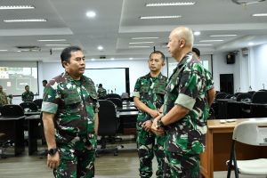 Dansesko TNI Meninjau Fasilitas Latihan Posko Untuk Mendukung Geladi Pasis Dikreg LII Sesko TNI