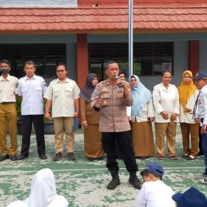 Unit Binmas Polsek Bekasi Barat Melaksanakan Binluh di SMPN 54 Kota Bekasi