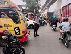 Anggota Lantas di Persimpangan Jalan Dituntut Bekerja Maksimal