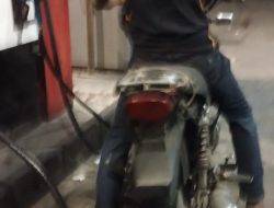 SPBU yang Masih Nakal mengisi bensin Pertalite di Setiap Kendaraan Beroda dua yang Tanki Berukuran Besar