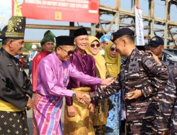 Lanal Dumai dan Forkopimda Lepas Keberangkatan KRI Dewaruci dan Rombongan Muhibah Budaya Jalur Rempah Tahun 2024*