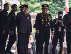 Menteri Pertahanan Prabowo Subianto Menerima Tanda Bintang Kehormatan Bhayangkara Utama Polri. Admin 20 Juni 2024 2 menit membaca