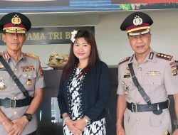 SANTI SAHABAT POLISI INDONESIA BERBAGI ALAT SEMBAHYANG DI RUTAN LAPAS POSO SULAWESI TENGAH