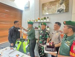 HUT Bhayangkara ke-78 Polsek Medan Baru Dapat Surprise dari Danramil 0201-01/MP Selasa 2 Juli 2024