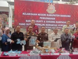 Kejaksaan Negeri Bale Bandung Musnahkan Barang Bukti tindak Pidana Kejahatan