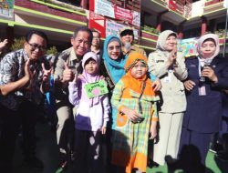 Walikota Administrasi Jakarta Utara Dr. Ali Maulana Hakim, Buka MPLS di SDN 09 Sunter Agung.