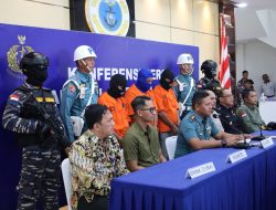 DANLANTAMAL I APRESIASI F1QR LANAL DUMAI ATAS PENANGKAPAN NARKOBA DI PERAIRAN SELINSING BENGKALIS RIAU