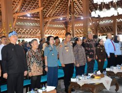 Komandan Lanal Bandung Hadiri Peringatan Hari Bakti Adhyaksa Ke-64 Tahun 2024