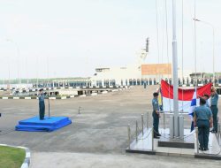 Aspers Danlantamal I Pimpin Upacara Bendera