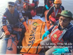 Tim SAR Gabungan TNI AL Berhasil Temukan Jenazah Penyelam Yang Hilang di Perairan Siak Riau