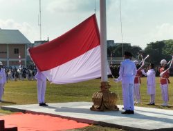 Komandan Lanal Dabo Singkep Ikuti Upacara HUT RI Ke-79 di Lapangan Merdeka Dabo