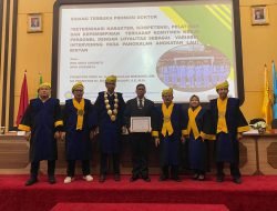 DANLANAL BINTAN RAIH GELAR DOKTORAL (S-3) DI UNIVERSITAS BATAM (UNIBA)