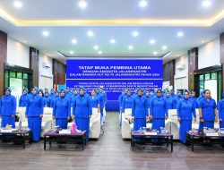 SAMBUT HUT KE-78 JALASENASTRI, DANLANTAMAL I BESERTA KETUA KORCAB I DJA I HADIRI TATAP MUKA DENGAN PEMBINA UTAMA DAN KETUA UMUM JALASENASTRI