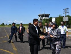 Komandan Lanal Bandung Dampingi Kasal Dalam Rangka Menghadiri Pernikahan Putri Ibu Susi Pudjiastuti