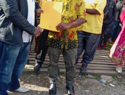 Pihak pendukung dan simpatisan Golkar Pegunungan Bintang mengapresiasi kebesaran hati bapak Theodorus Sitokdana dan Terianus Keduman yang sudah mengembalikan rekomendasi Golkar Pegubin kepada pasangan calon bupati Costan Oktemka dan Kris Bakweng Uropmabin untuk mendaftarkan diri di KPUD Pegunungan Bintang.