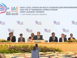 Presiden Joko Widodo melakukan pertemuan bilateral dengan Wakil Presiden Zimbabwe Kembo Dugish Campbell Muleya Mohadi di Rua BGng no Casablanca,