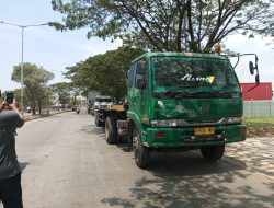 Kemacetan Jalan Akses Marunda Akibat parkiran Mobil” Teler Panjang jln umum.