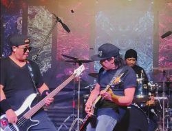Dahsyat Konser Lawang Pitu Dengan Gitaris Senior Eet Sjahranie, Sukses Obati Kerinduan Penggemarnya