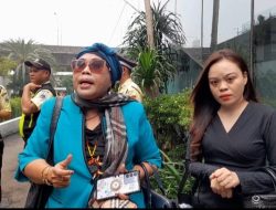 Priceliyah Lilian Anak Pemilik CV.NCU Nasabah Bank Muamalat kota Kendari Bersama Kuasa Hukum Sunarty SH,MH Datangin Kantor Pusat Bank Muamalat.