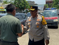 Kapolsek Koja Berikan Surprise kepada Danramil Koja dalam Rangka HUT TNI ke-79