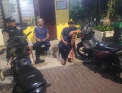 Sambang Pos Kamling Bhabinkamtibmas Sampaikan Imbauan Kamtibmas Petugas Satkamling Untuk Tingkatkan Kewaspadaan