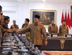 Menko dan Semua Menteri Telusuri Ulang Alokasi APBN, DIPA,” Saat Rapat di Kantor Presiden, Jakarta, Kamis (24/10/2024).