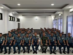 Inspektur Kolinlamil Berikan Pengarahan Kepada Prajurit Satlinlamil 3 dan Prajurit Eks KRI Teluk Hading-538