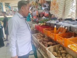 Sambangi PD Pasar Jaya Kel. Pademangan Timur, Kanit Intel Polsek Pademangan Cek Harga dan Situasi Kamtibmas Pasar