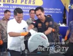 Bea dan Cukai, Bandara Soekarno-Hatta Askolani, Memusnahkan Ratusan Telepon Selular Ilegal (ponsel) Berbagai Merek, Jumat, 29 November 2024.