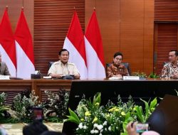 Diputusan Kenaikan Tarif.  1 Persen Langsung Oleh Presiden RI ke-8 Berlaku Mulai Rabu,1 Januari  2025