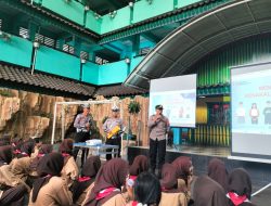 Siswa SMP 53 Diajak Tertib Lalu Lintas Lewat Polisi Peduli Pendidikan