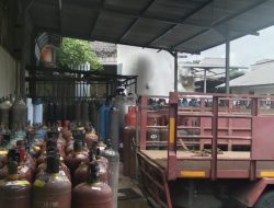 Pengisian Oxygen tanpa plang usaha diPertanyakan diduga kuat illegal