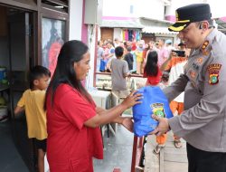 KAPOLRES KP3 TANJUNG PRIOK BAKTI SOSIAL BAGI SEMBAKO DI MUARA ANGKE