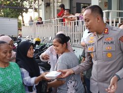 POLSEK METRO PENJARINGAN GELAR KEGIATAN BERBAGI TA’JIL DI KELURAHAN PEJAGALAN
