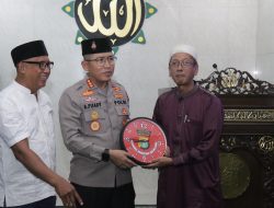 Kapolres Metro Jakarta Utara Gelar Tarawih Keliling di Masjid Al-Muttaqien, Ajak Masyarakat Jaga Keamanan Ramadan
