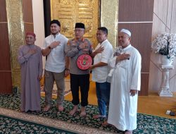 POLSEK METRO PENJARINGAN GELAR SHOLAT JUM’AT BERJAMAAH & JUM’AT CURHAT BERSAMA KAPOLRES METRO JAKARTA UTARA DI MASJID BAITUL RIDWAN