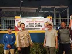 Pemasangan Spanduk “Mudik Aman Keluarga Nyaman” di Wilayah Kelapa Gading