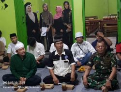 Ketua Yayasan SMK Cilincing 1 Jakarta, Mayor TNI AD Imran Noviar memberikan santunan kepada anak yatim piatu, Rabu (19/3/2025).