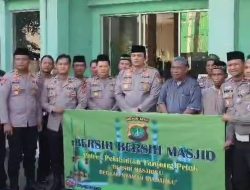 Sambut Ramadhan, Polres Pelabuhan Tanjung Priok, Bersihkan Masjid dan Tebar Kebaikan