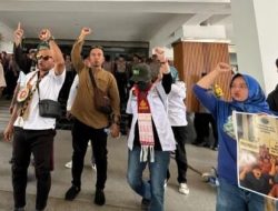 Eksponen 98.Dampingi Ratusan Aliansi Pendamping Desa Merah Putih, Mendatangi Kemendes PDT.