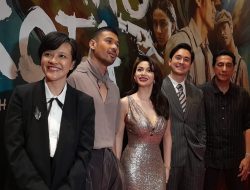 Melalui film “Perang Kota” penonton akan terbawa dalam cinta segitiga Isa, Fatimah, dan Hazil di tengah kekacauan perang di kota Jakarta